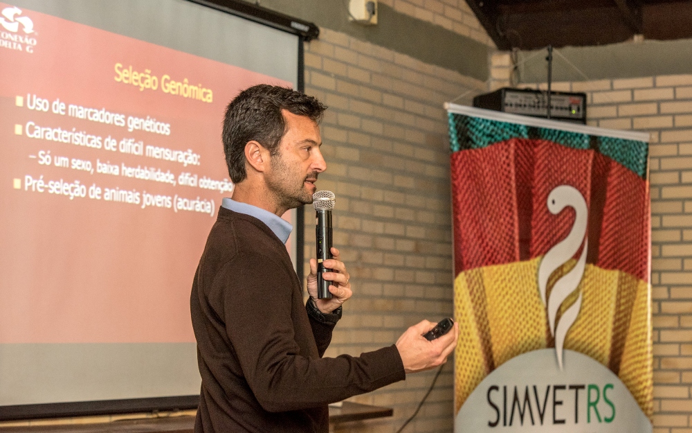 Combate ao carrapato é tema de debate de veterinários na Expointer